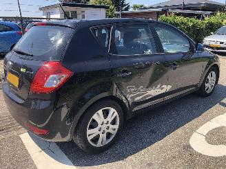Kia Ceed 1.4 VVT X-ecutive picture 4