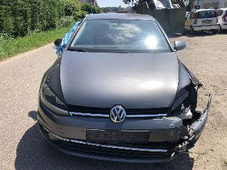 Unfallwagen Volkswagen Golf Golf 1.0 TSI Comfortline 2019/2