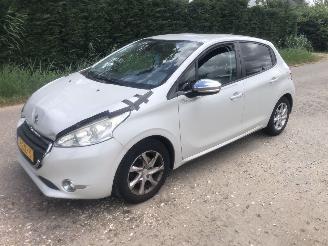 Peugeot 208 208 1.2 VTi Oxygo picture 4