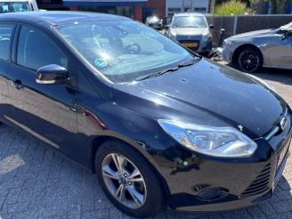 Vaurioauto  passenger cars Ford Focus  2013/12