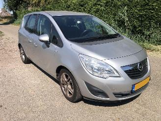 Voiture accidenté Opel Meriva 1.4 edition 2011/2