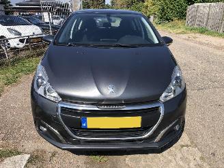 Peugeot 208 208 1.2 PureTech Blue Lion picture 2