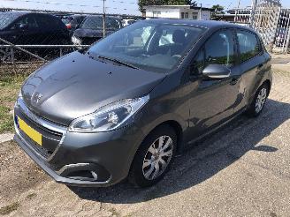 krockskadad bil auto Peugeot 208 208 1.2 PureTech Blue Lion 2017/6
