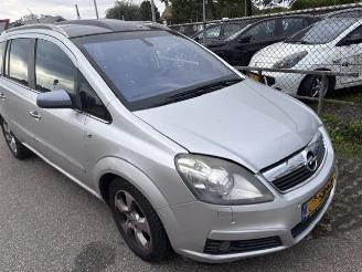 Opel Zafira 2.2 cosmo picture 2