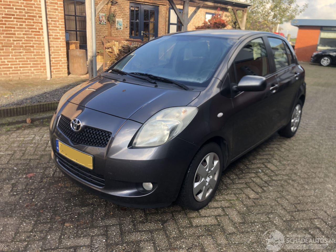 Toyota Yaris Yaris 1.3 VVTi Sol