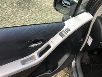 Toyota Yaris Yaris 1.3 VVTi Sol picture 14