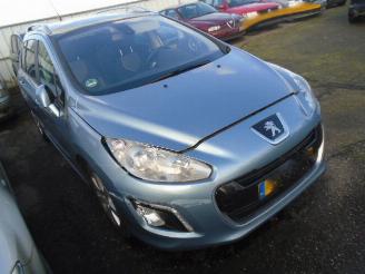 uszkodzony samochody osobowe Peugeot 308 HDI AUTOMAAT 2012/2