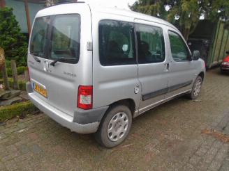 Peugeot Partner 1.6 hdi diesel 5 persoons picture 3