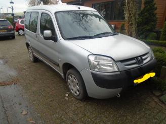 Peugeot Partner 1.6 hdi diesel 5 persoons picture 2