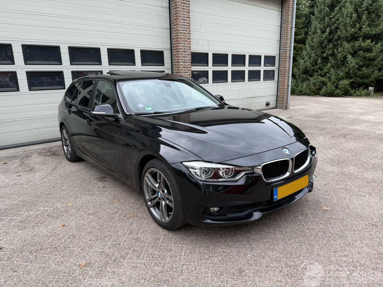 BMW 3-serie 320i High Executive Automaat Pano