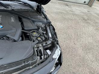 BMW 3-serie 320i High Executive Automaat Pano picture 17