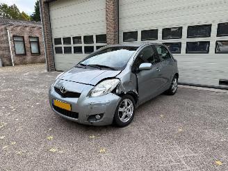 Toyota Yaris 1.3 VVTi Automaat Airco 136825 Km NAP ! picture 2