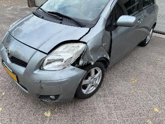 Toyota Yaris 1.3 VVTi Automaat Airco 136825 Km NAP ! picture 14