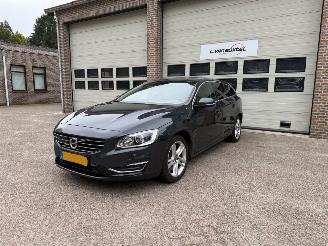 Volvo V-60 2.4 D6 Plug-In Hybrid Automaat Schuifdak NAP ! picture 2