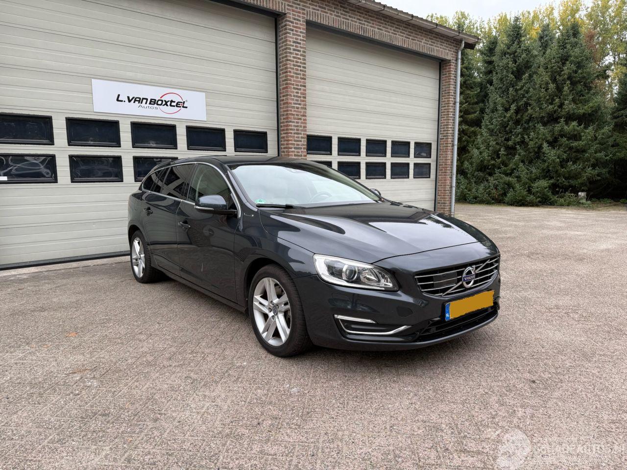 Volvo V-60 2.4 D6 Plug-In Hybrid Automaat Schuifdak NAP !