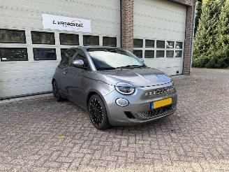 Vaurioauto  passenger cars Fiat 500 Icon 42 kWh Navi Cruise Clima NAP ! 2020/12