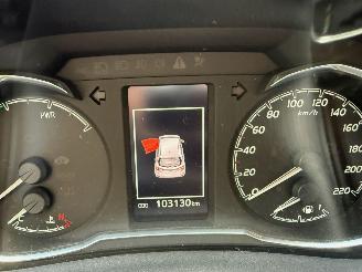 Toyota Yaris 1.5 Hybrid Bi-Tone Navi Clima Cruise picture 11