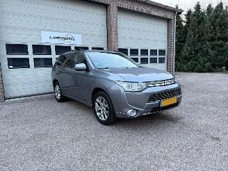 Voiture accidenté Mitsubishi Outlander 2.0 PHEV Instyle Schuifdak Leder Navi Clima NAP ! 2013/11