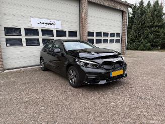 Schadeauto BMW 1-serie 118i Automaat Virtual Clima Navi 52850 Km NAP ! 2013/11