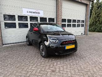 krockskadad bil auto Fiat 500 RED 42 kWh Navi Clima 12205 Km NAP ! 2023/5