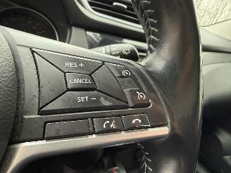 Nissan Qashqai 1.3 DIG-T N-Connecta Pano Navi Clima picture 8