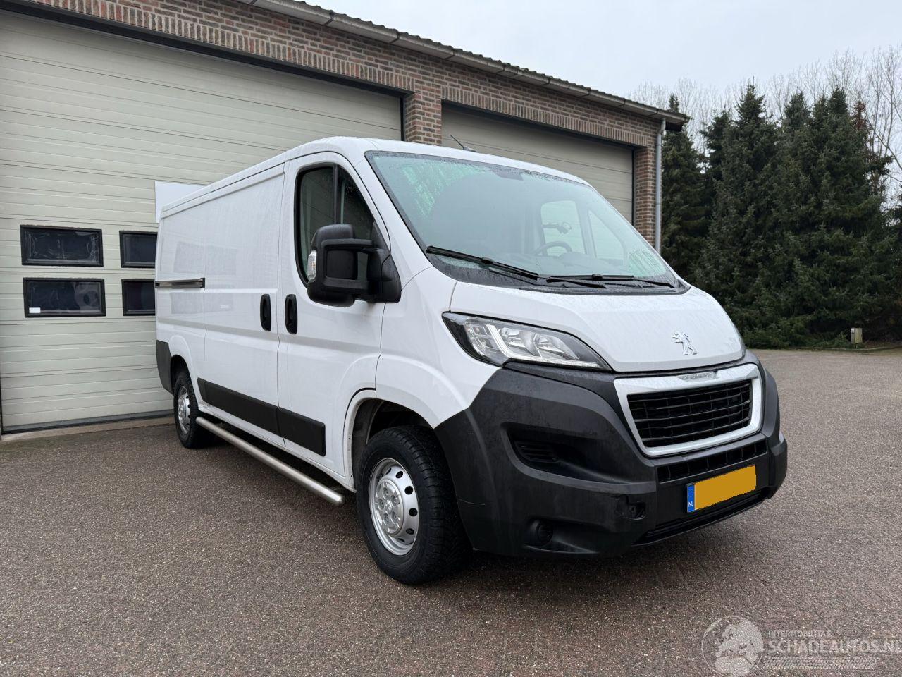 Peugeot Boxer 2.2 BlueHDi 120 L2H1 3.0t 3Zits Navi Airco 98234 Km NAP !
