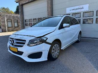 Unfallwagen Mercedes B-klasse 220 d Ambition Automaat NAP ! 2019/5
