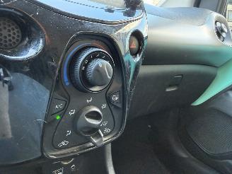 Citroën C1 1.0 VTi Shine Automaat Navi Airco NAP ! picture 10