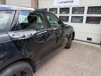 Land Rover Range Rover Velar 2.0 l4 Turbo AWD R-Dynamic Automaat Pano picture 24