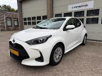 Vaurioauto  passenger cars Toyota Yaris 1.5 Hybrid 115 Active Navi Clima 69962 Km NAP 2022/12
