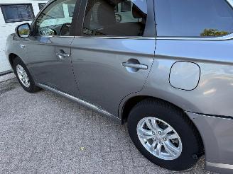 Mitsubishi Outlander 2.4 PHEV Pure Navi Clima Cruise 89684 Km NAP ! picture 16