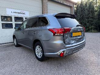 Mitsubishi Outlander 2.4 PHEV Pure Navi Clima Cruise 89684 Km NAP ! picture 4