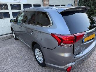 Mitsubishi Outlander 2.4 PHEV Pure Navi Clima Cruise 89684 Km NAP ! picture 17
