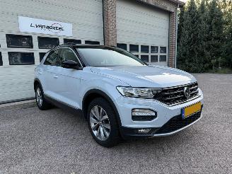 Vaurioauto  passenger cars Volkswagen T-Roc 1.5 TSI Sport Automaat Navi Clima Cruise 2018/8
