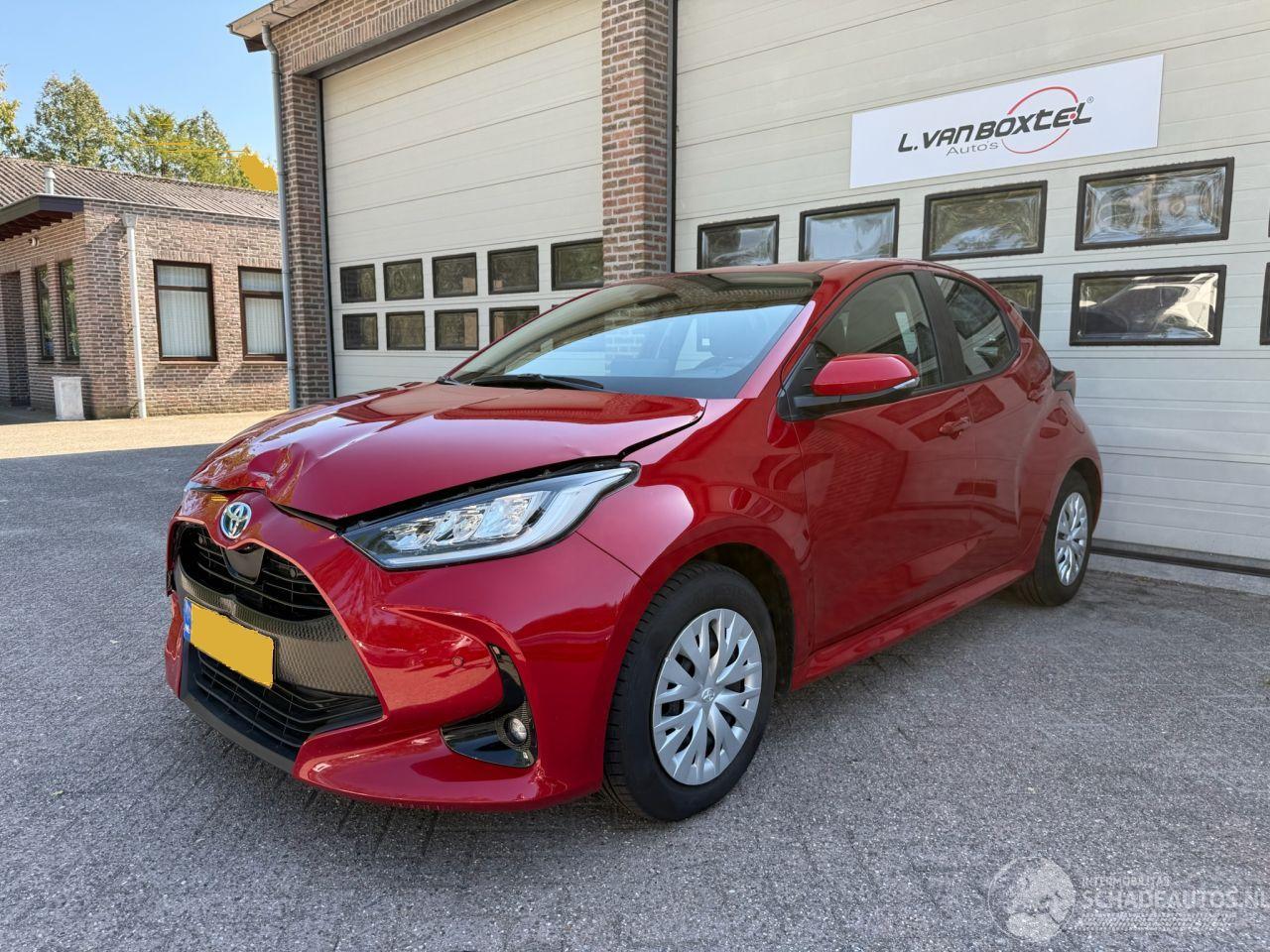 Toyota Yaris 1.5 Hybrid 115 Active Navi Cruise Clima 37390 Km !