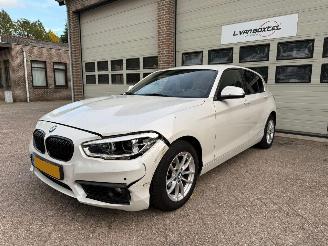 BMW 1-serie 120i Sport Automaat Navi Clima picture 2