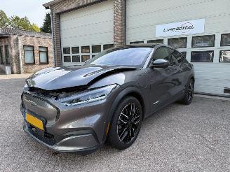 škoda osobní automobily Ford Mustang Mach-e Extended RWD 98 kWh Pano Leder NAP ! 2021/5