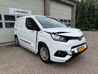 dañado vehículos comerciales Toyota Proace City Electric Prof 50 kWh NAP 2x Schuifdeur 2022/10