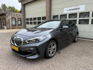 krockskadad bil auto BMW 1-serie 118i M-Sport Automaat Pano Navi Clima 2020/6
