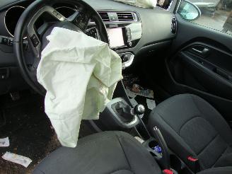 Kia Rio  picture 10