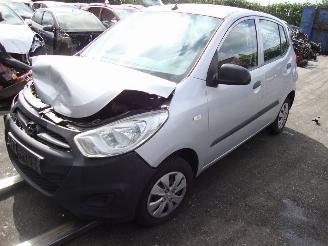 damaged passenger cars Hyundai I-10  2013/1