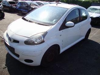 Salvage car Toyota Aygo  2011/1