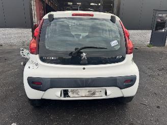 Peugeot 107  picture 4