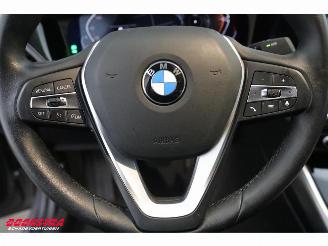 BMW 3-serie 330i Aut. LED LivePro Leder Navi Clima Cruise PDC SHZ picture 21
