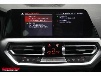BMW 3-serie 330i Aut. LED LivePro Leder Navi Clima Cruise PDC SHZ picture 24