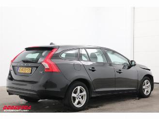 Volvo V-60 2.0 D2 Kinetic Navi Clima Cruise PDC AHK picture 3