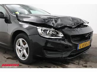 Volvo V-60 2.0 D2 Kinetic Navi Clima Cruise PDC AHK picture 5