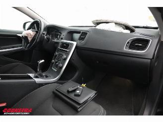 Volvo V-60 2.0 D2 Kinetic Navi Clima Cruise PDC AHK picture 13