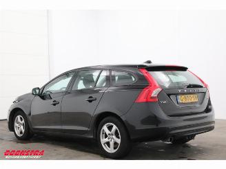 Volvo V-60 2.0 D2 Kinetic Navi Clima Cruise PDC AHK picture 4