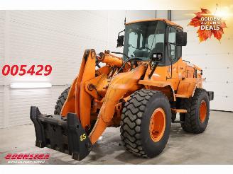 krockskadad bil machine CAT  DL250 Wiellader Airco BY 2011 2011/1